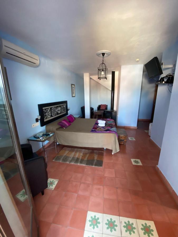 Hotel Rural La Posada De Las Cigueenas Херес-де-лос-Кабальерос Экстерьер фото