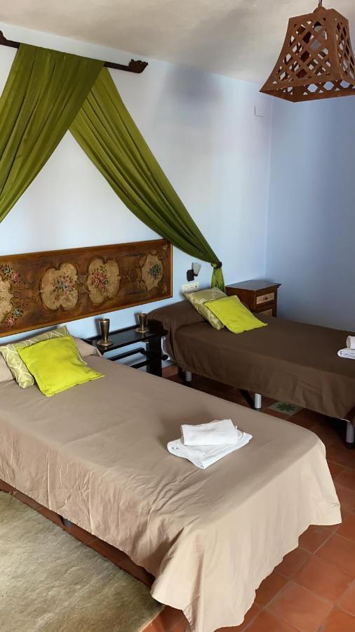 Hotel Rural La Posada De Las Cigueenas Херес-де-лос-Кабальерос Экстерьер фото