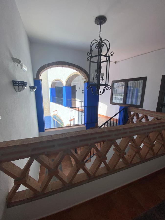Hotel Rural La Posada De Las Cigueenas Херес-де-лос-Кабальерос Экстерьер фото