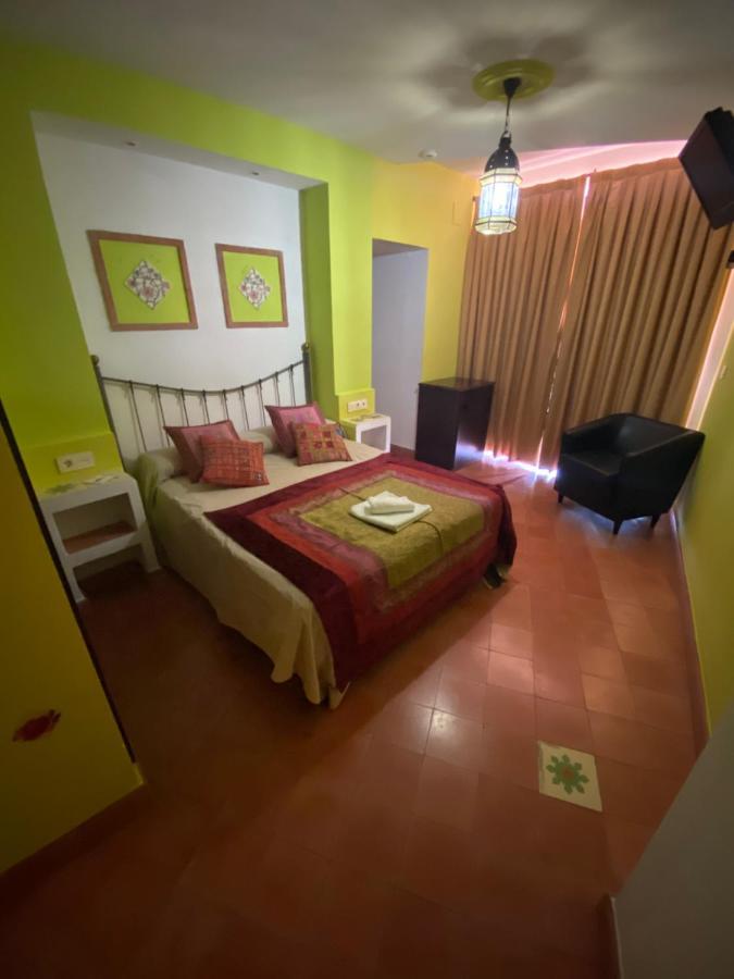 Hotel Rural La Posada De Las Cigueenas Херес-де-лос-Кабальерос Экстерьер фото