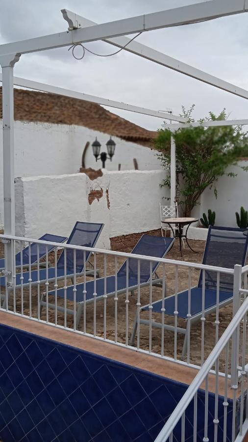 Hotel Rural La Posada De Las Cigueenas Херес-де-лос-Кабальерос Экстерьер фото