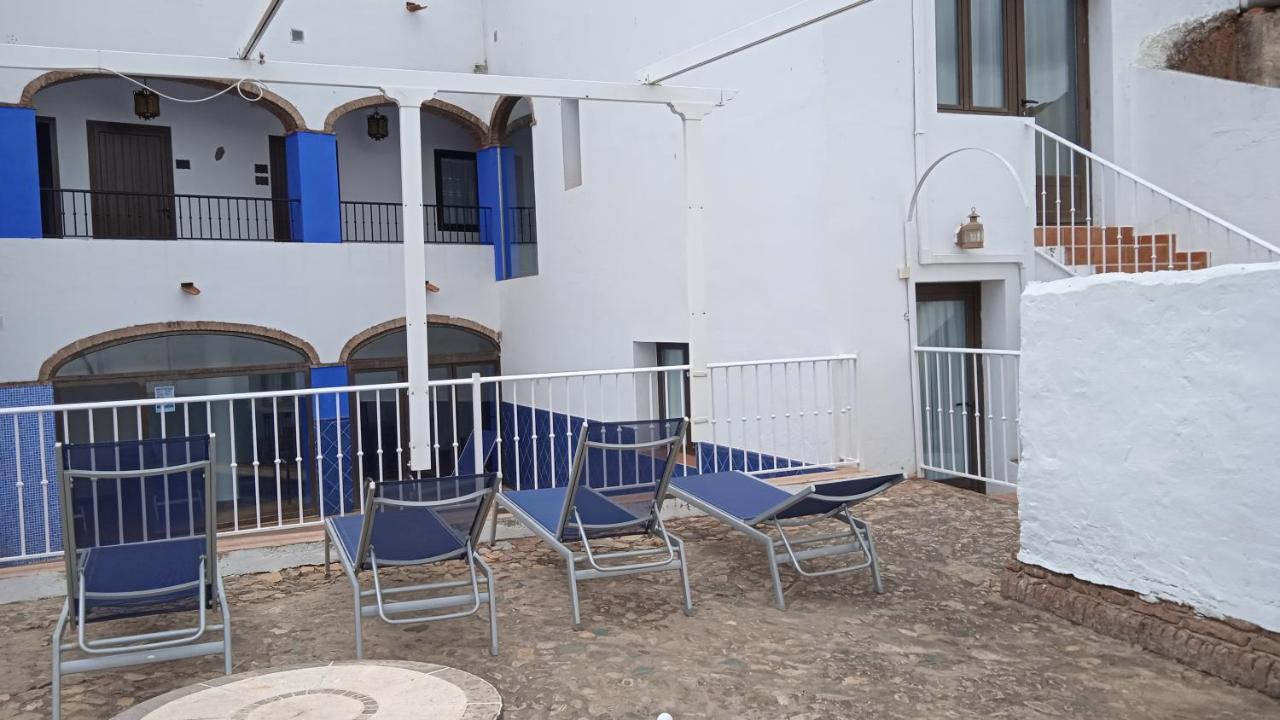 Hotel Rural La Posada De Las Cigueenas Херес-де-лос-Кабальерос Экстерьер фото