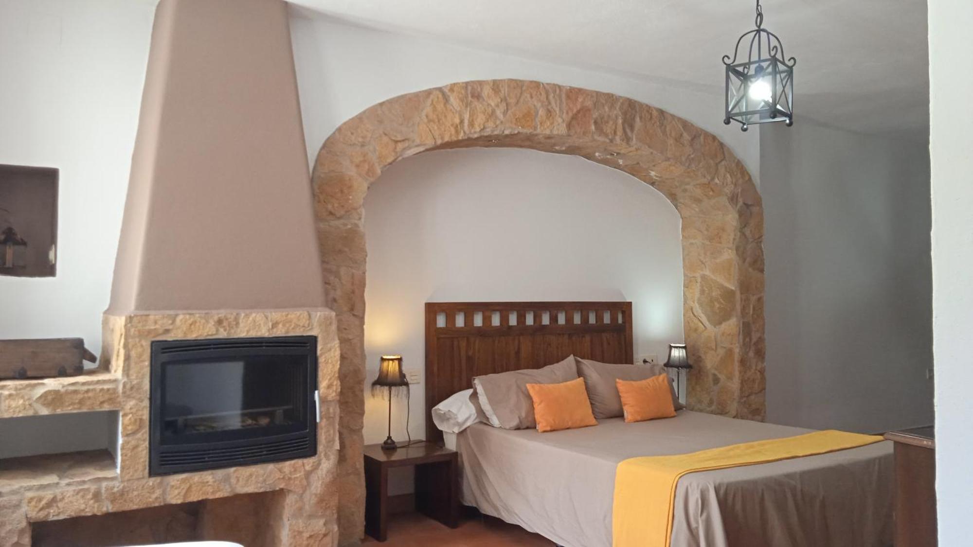 Hotel Rural La Posada De Las Cigueenas Херес-де-лос-Кабальерос Экстерьер фото