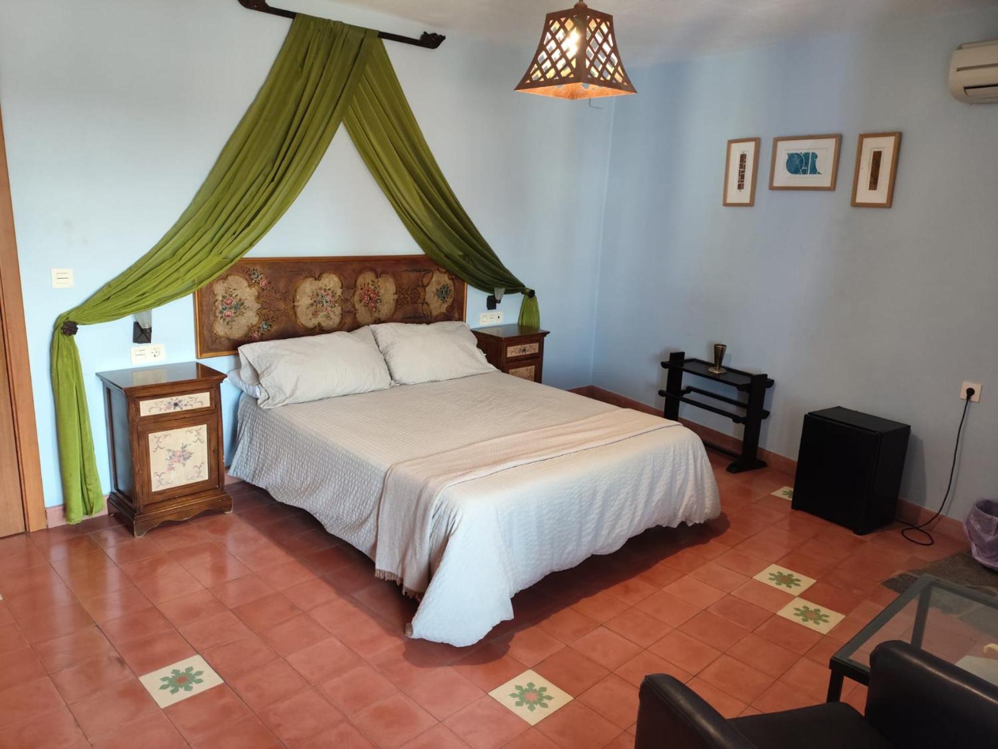 Hotel Rural La Posada De Las Cigueenas Херес-де-лос-Кабальерос Экстерьер фото