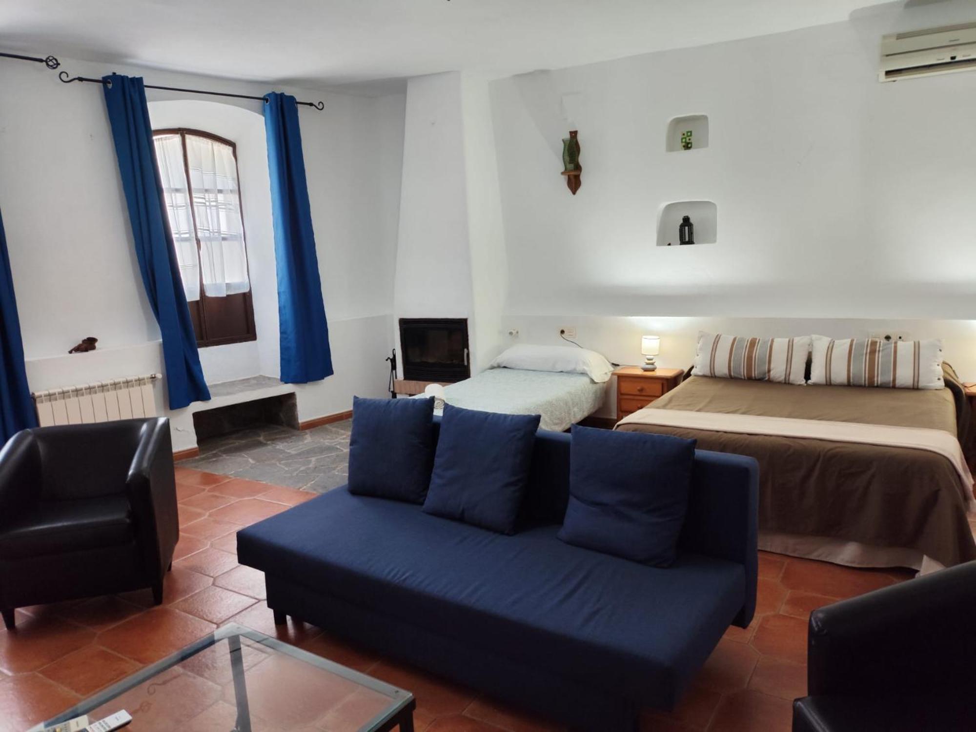 Hotel Rural La Posada De Las Cigueenas Херес-де-лос-Кабальерос Экстерьер фото
